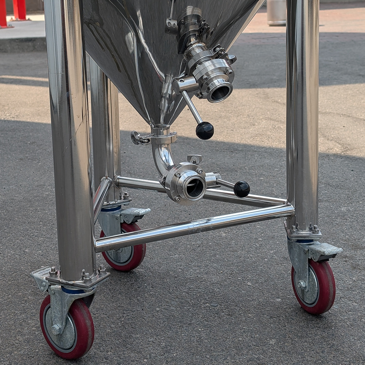 55 gallon fermenter on wheels